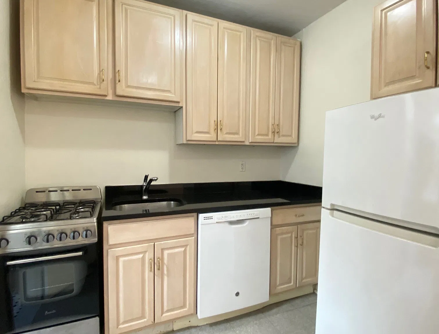 221 West 22nd Street — Photo 4