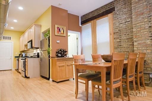 2nd image of 4361 N Lincoln Ave #1