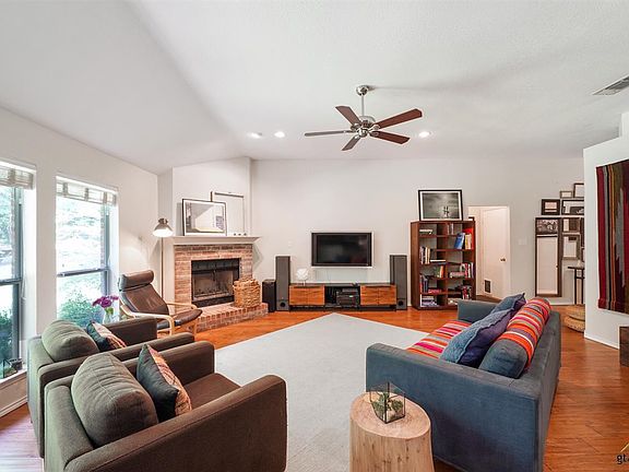 4th image of 15807 Brittain Ct