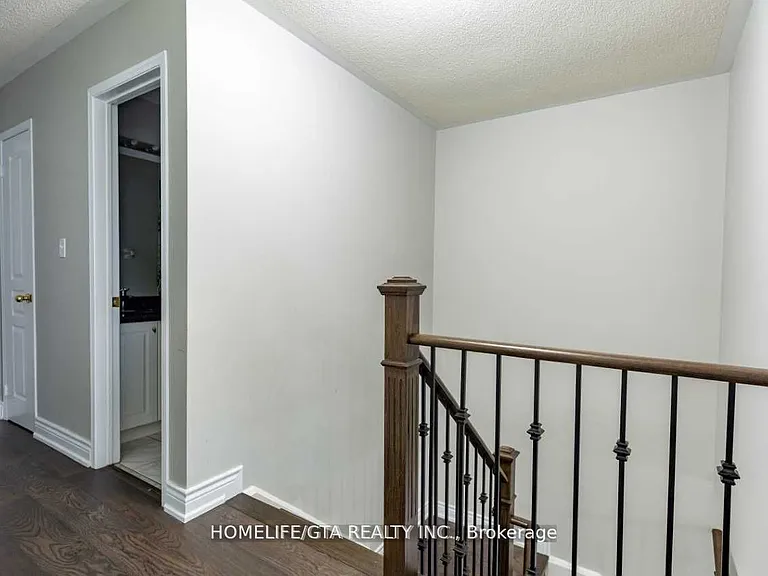 154 Goldenwood Cres — Photo 15