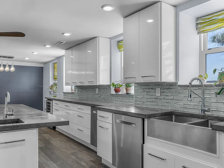 1915 Colonial Ave #6 — Photo 6