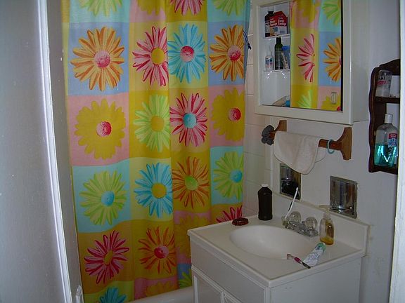 5th image of 3412 W Montrose Ave APT 304