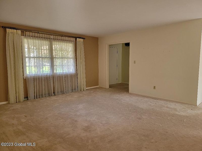 3rd image of 18 Moorwood Drive