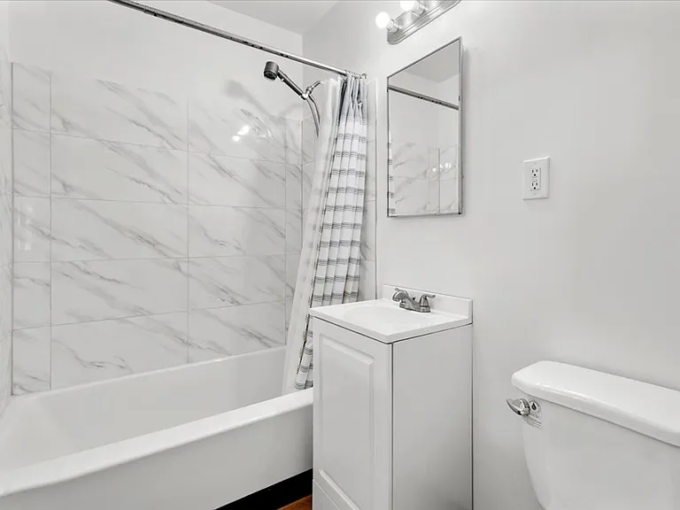 8020 Cowan Ave — Photo 12