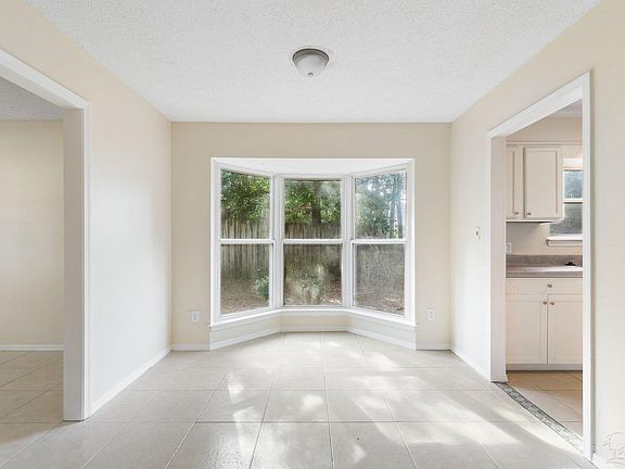 5th image of 1347 Sanibel Ln