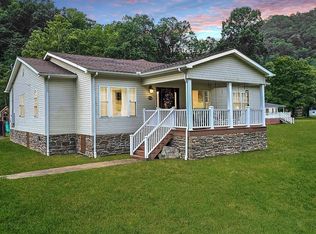 18 Bailey Dr, Davin, WV 25617