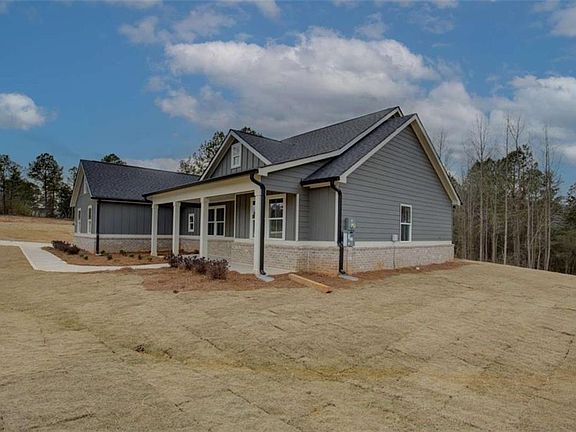 3rd image of 646 Campbell Rd