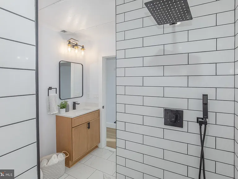 1012 17th Pl NE #1 — Photo 13