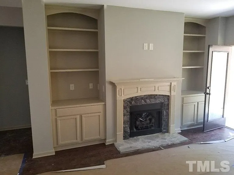 24 Balboa Pkwy — Photo 2
