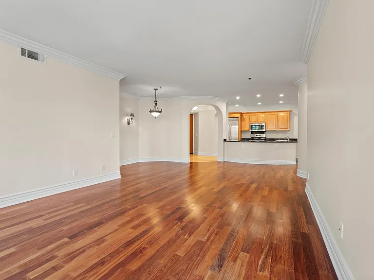 10364 Almayo Ave #201 — Photo 19