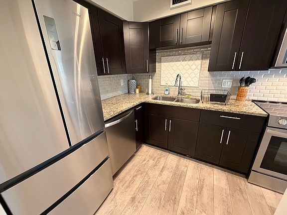 3rd image of 4985 Cobia Dr SE