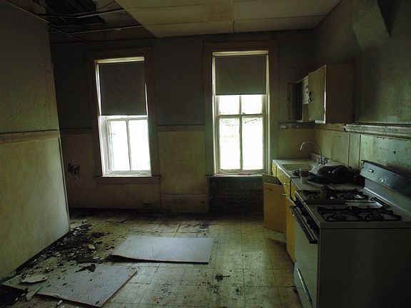 4th image of 3532 Illinois Ave