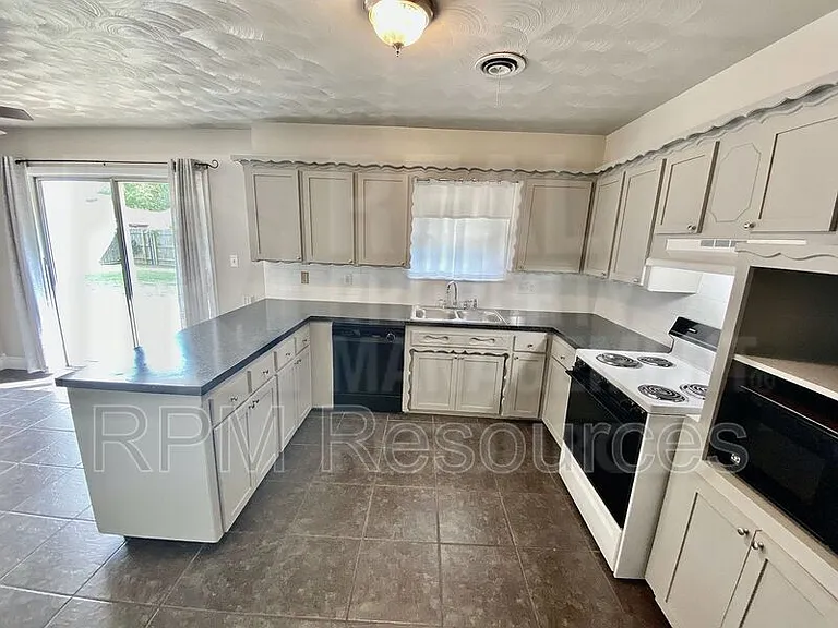 3024 SW 66th St — Photo 10