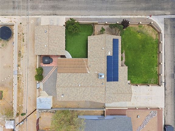 3rd image of 1745 Airfield Avenue