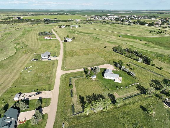 2nd image of 136 Oahe Vis
