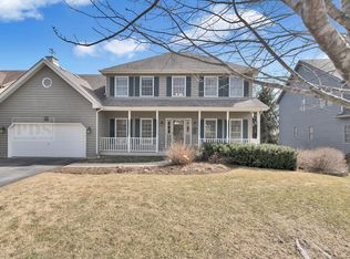 3615 Oakleaf Ln, Crystal Lake, IL 60012