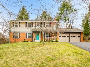 30 Nettlecreek Rd, Fairport, NY 14450