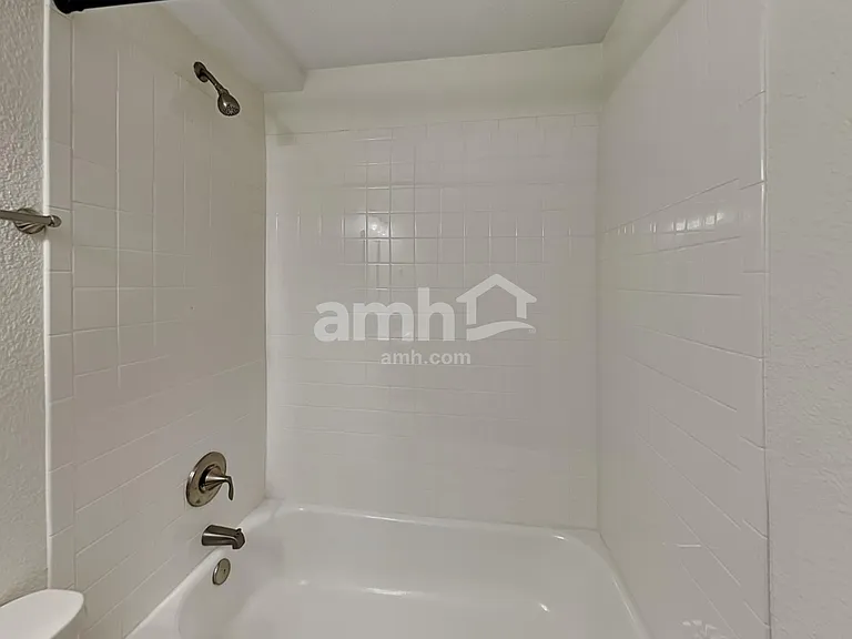 4815 Talons Mark Dr — Photo 20