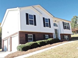 166 N Bridgewater Rd, Mount Airy, NC 27030