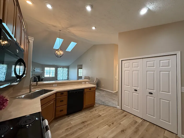 12148 Black Hills Dr — Photo 10