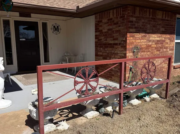 4530 Alamo Rd, Enid, OK 73703