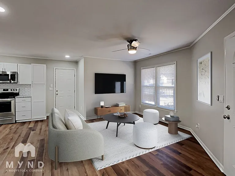 8213 Willowlake Ct — Photo 2