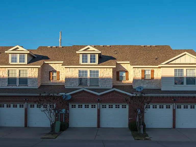 2209 Glacier Park Ln — Photo 4