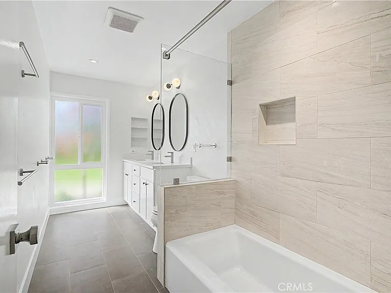 6917 Clovercliff Dr — Photo 15