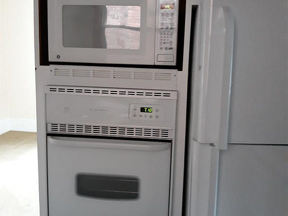 5th image of 1115 Church St