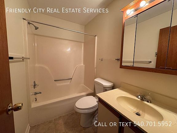 5th image of 1115 Lincolnshire Dr APT C