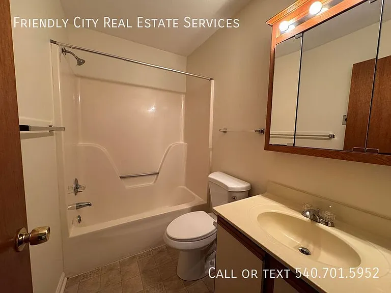 1115 Lincolnshire Dr #C — Photo 5