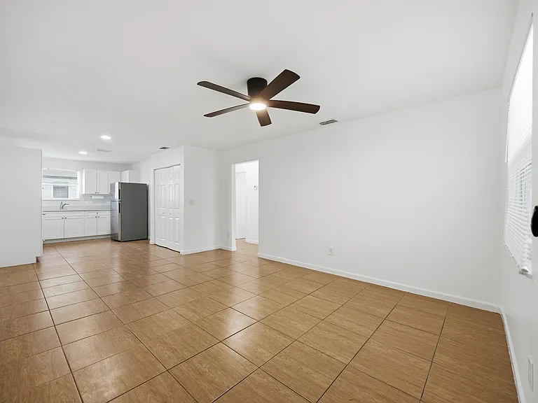310 E Frances Ave #C1 — Photo 10