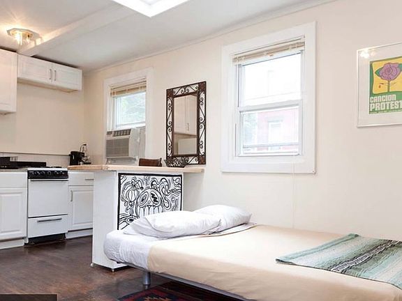 5th image of 431 Washington Ave #1