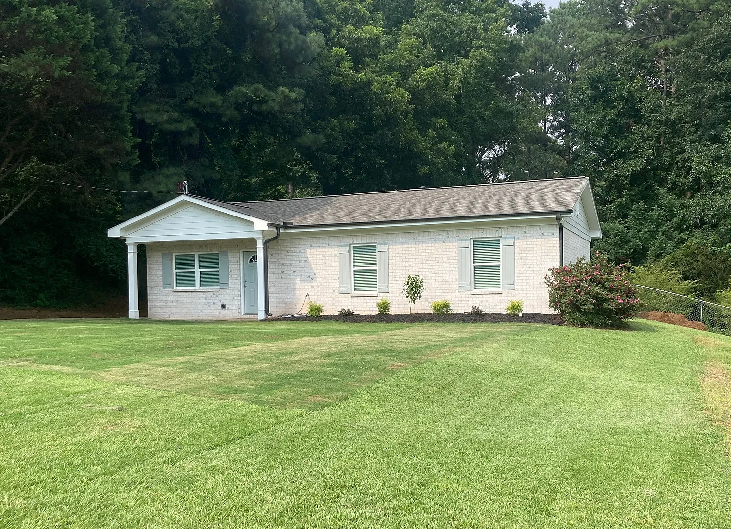 1905 Suwanee Lane — Photo 1