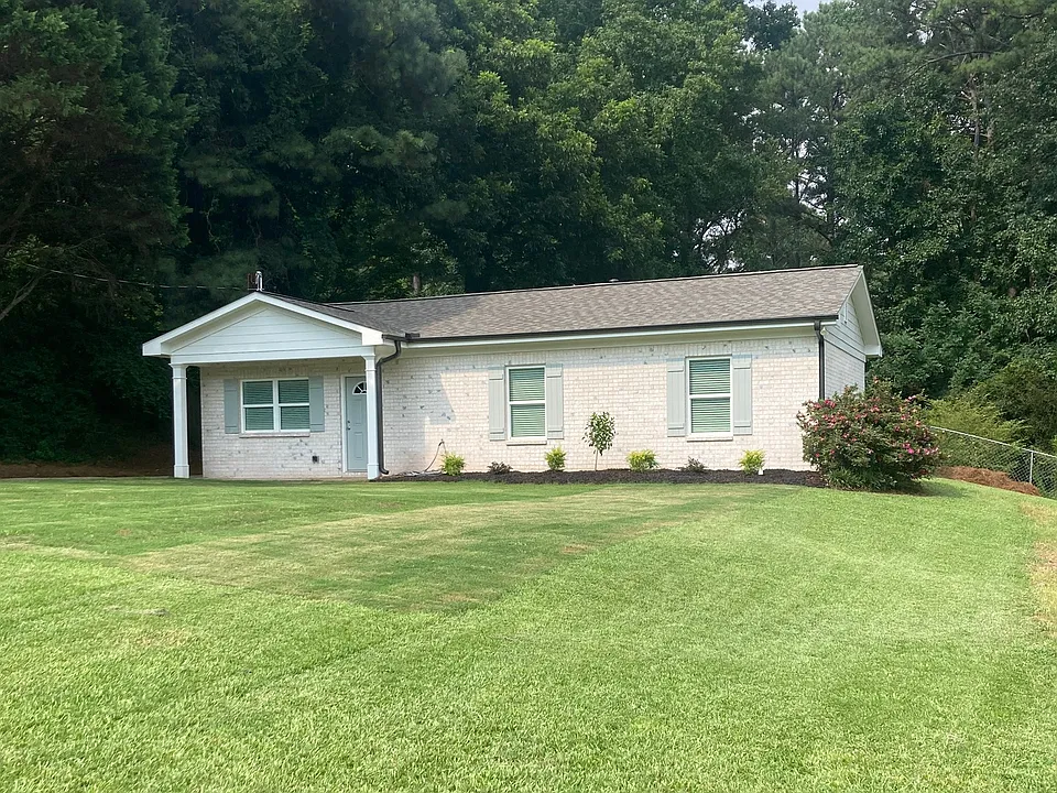 1905 Suwanee Ln