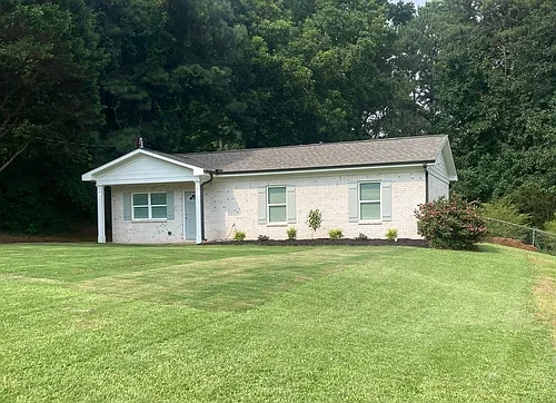 1905 Suwanee Ln Photo 1