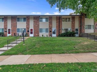 9070 Villaridge Ct, Saint Louis, MO 63123