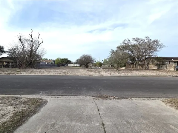 1240 E Yoakum Ave, Kingsville, TX 78363