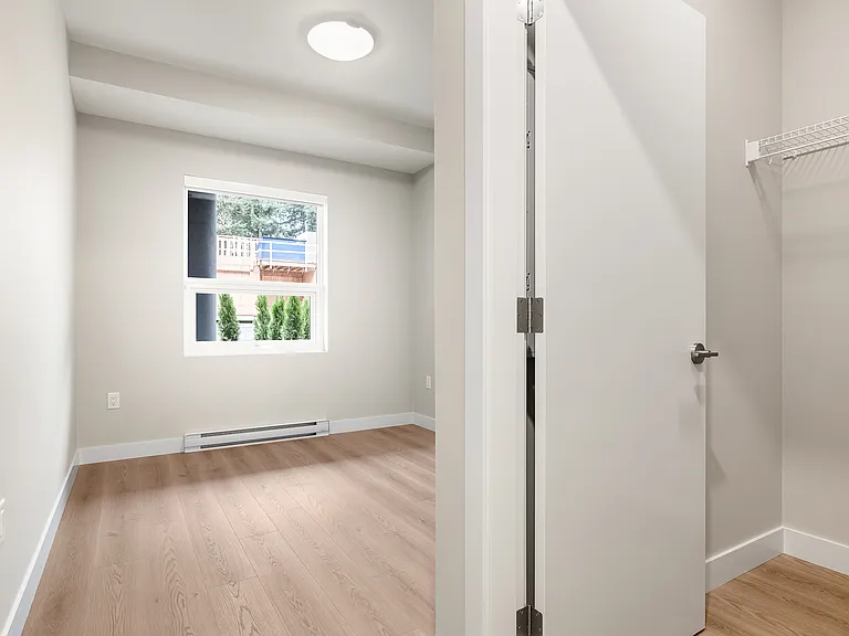 641 Claremont St — Photo 32
