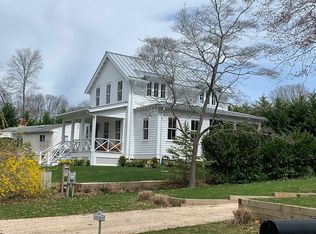 102 Lake Dr, Southampton, NY 11968