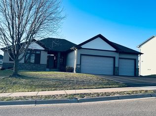 1303 Bellavista Cir, Buffalo, MN 55313