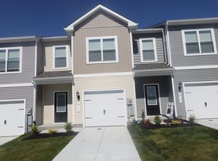81 Cramsford St, Falling Waters, WV 25419