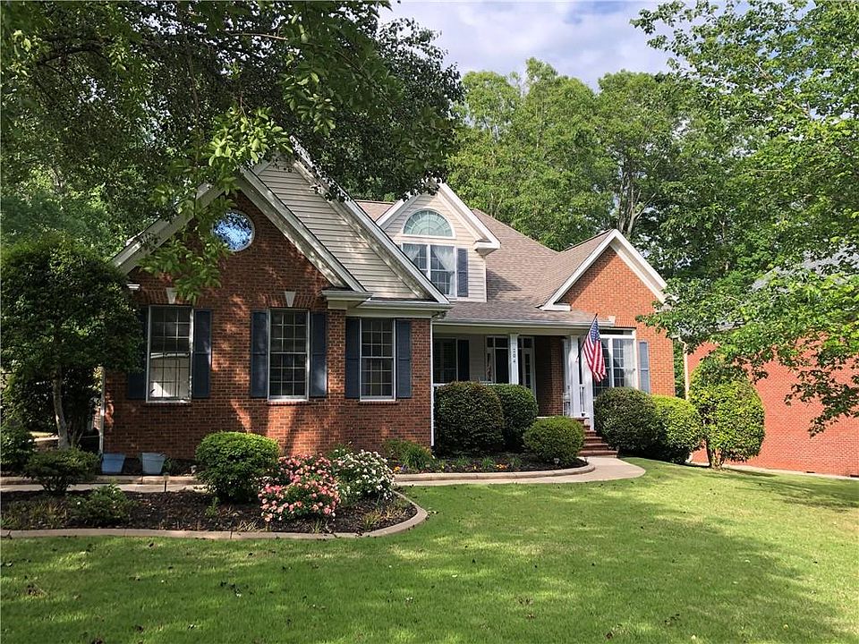 1st image of 204 Knollwood Dr