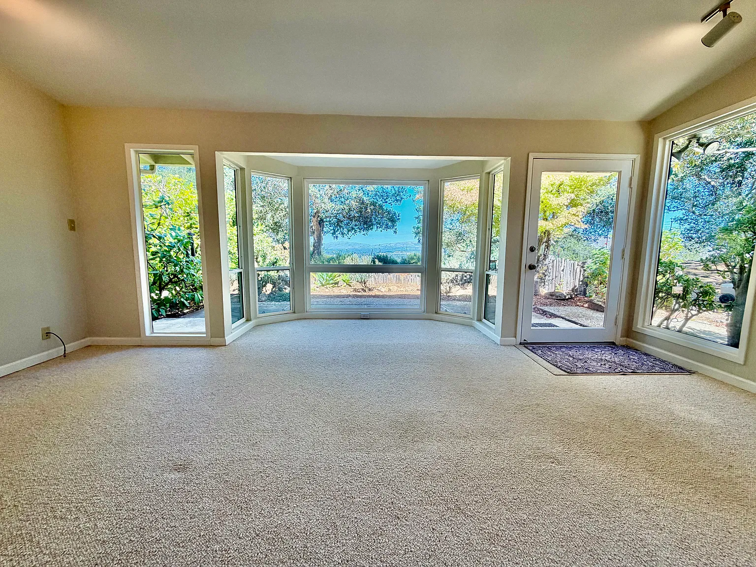 Graystone Ln, San Jose — Photo 2