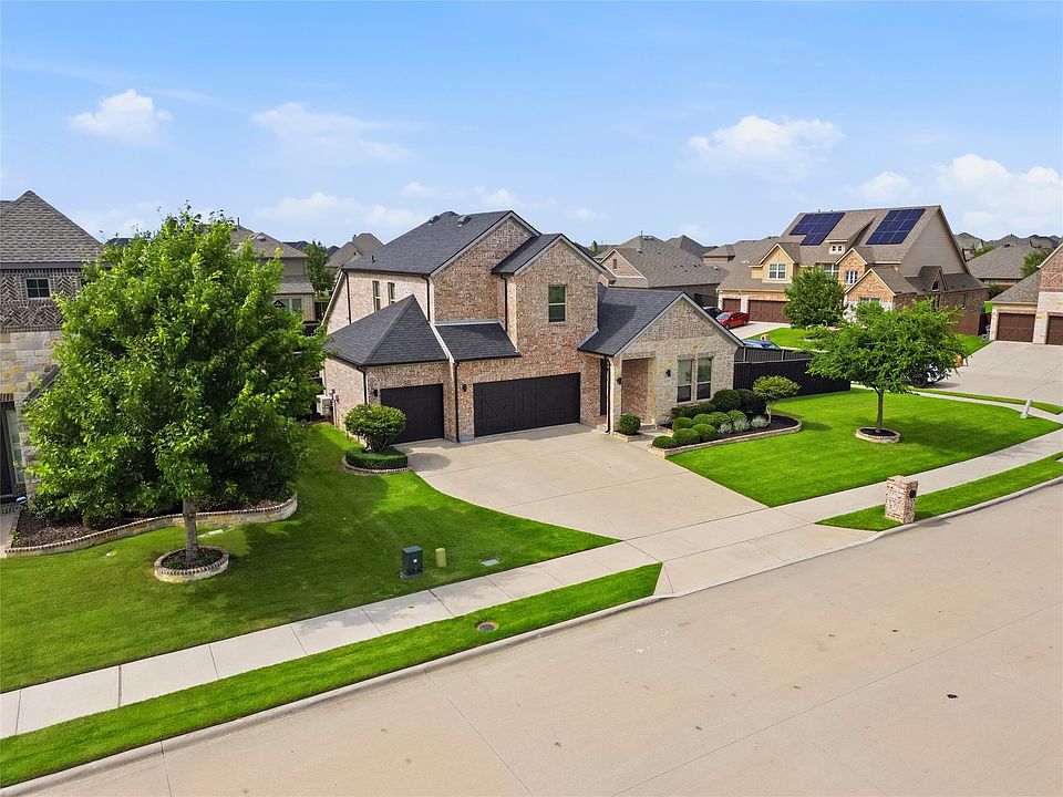 1st image of 1600 Silla Dr