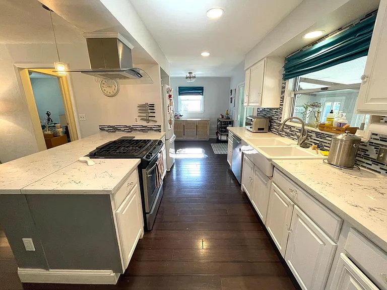 2308 Knight Way — Photo 8