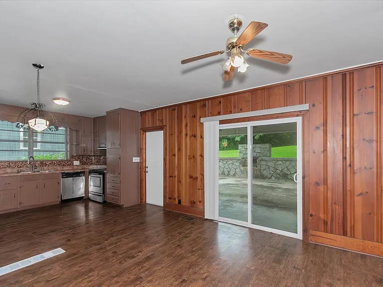 3160 Lake Ave — Photo 16