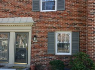 5825 Rexford Dr #711, Springfield, VA 22152