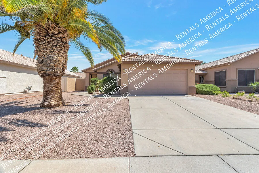 3 bedroom, 2 bath home PLUS Den in Rancho Del Verde — Photo 1