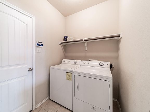 4th image of 721 Swan Dr